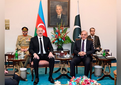 İlham Əliyev ilə Şahbaz Şərif arasında imzalanmış sənədlərin mübadiləsi mərasimi keçirilib