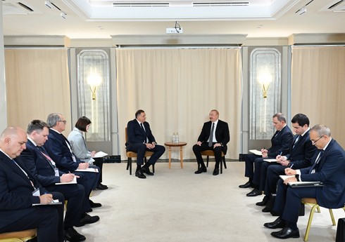 İlham Əliyev Kazanda Bosniya və Herseqovinanın Serbska Respublikasının Prezidenti Milorad Dodik ilə görüşüb