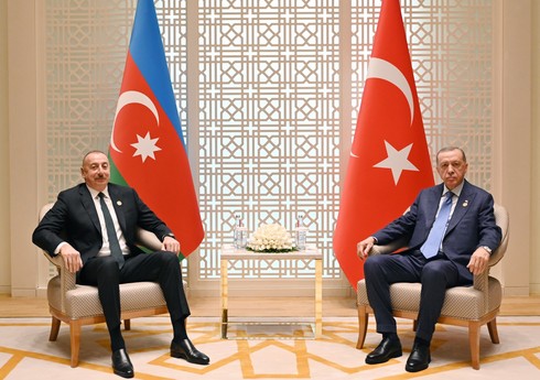 İlham Əliyev Rəcəb Tayyib Ərdoğanla görüşüb 