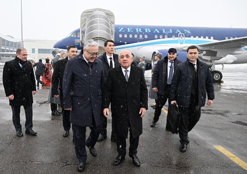 Əli Əsədov Almatıda işgüzar səfərdədir