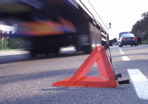 Lənkəranda yük və minik avtomobilləri toqquşub, 7 nəfər xəsarət alıb