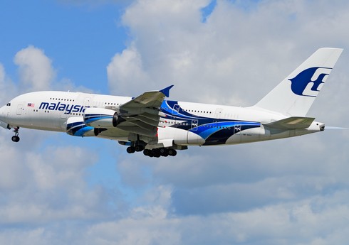 London-Kuala-Lumpur reysini həyata keçirən təyyarə Bakıda təcili eniş edib