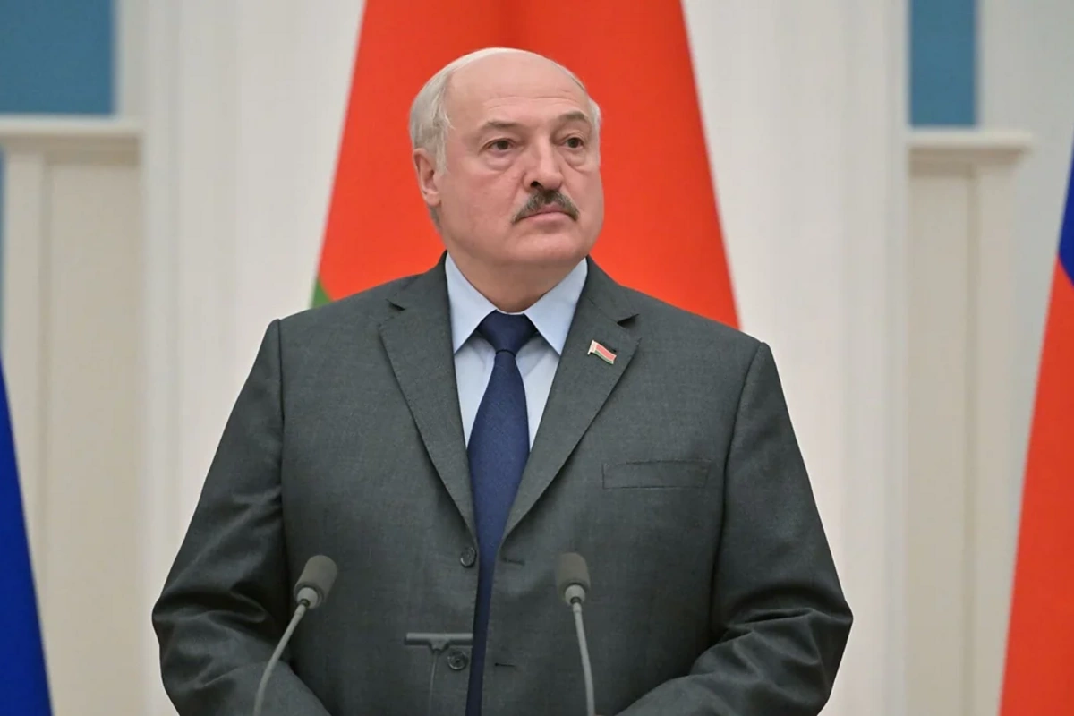 Lukaşenko hakimiyyətin onun övladlarına ötürüləcəyini iddia edənləri 