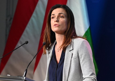 Macarıstan sabiq ədliyyə naziri siyasətdən gedib