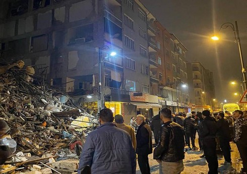 Malatyada 100-dən çox bina dağılıb, ölənlər və yaralananlar var