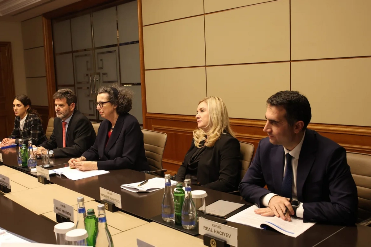 Maliyyə Nazirliyində AYİB ilə əməkdaşlığın perspektivləri müzakirə olunub