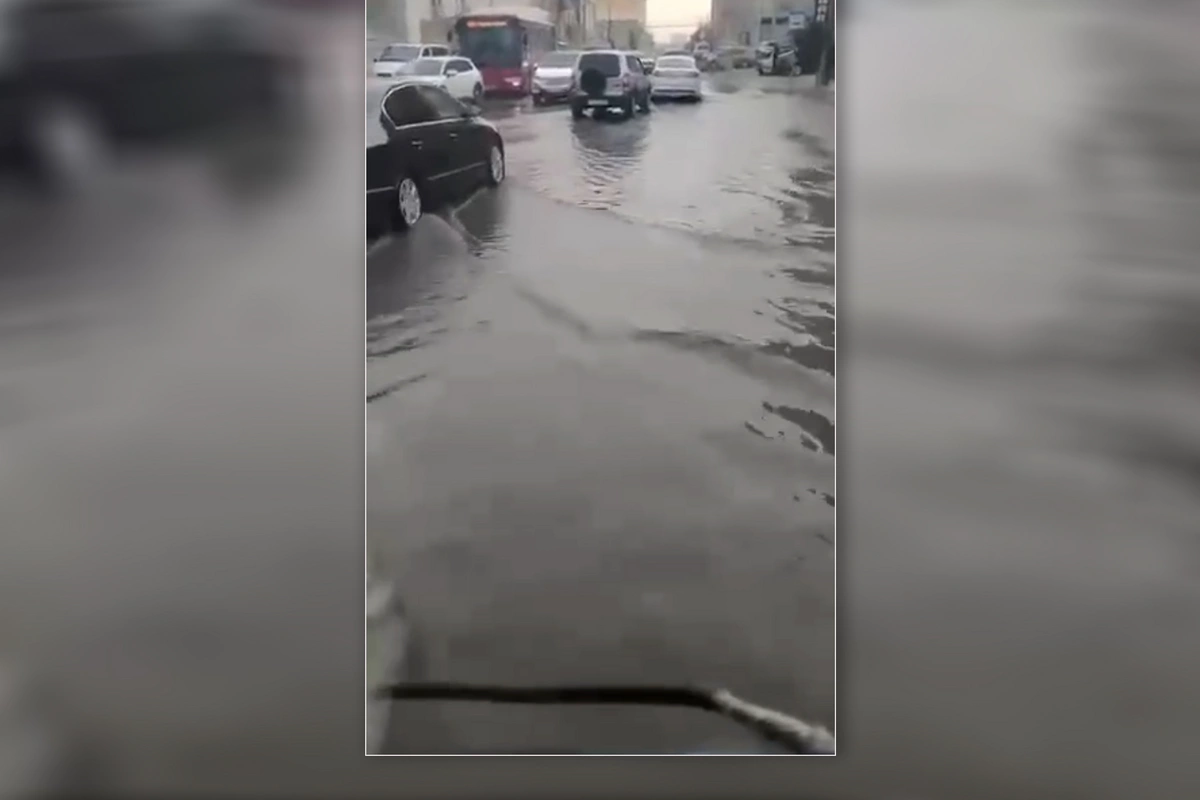 Masazırda kanalizasiya xəttində tutulma - Küçəni çirkab su basdı