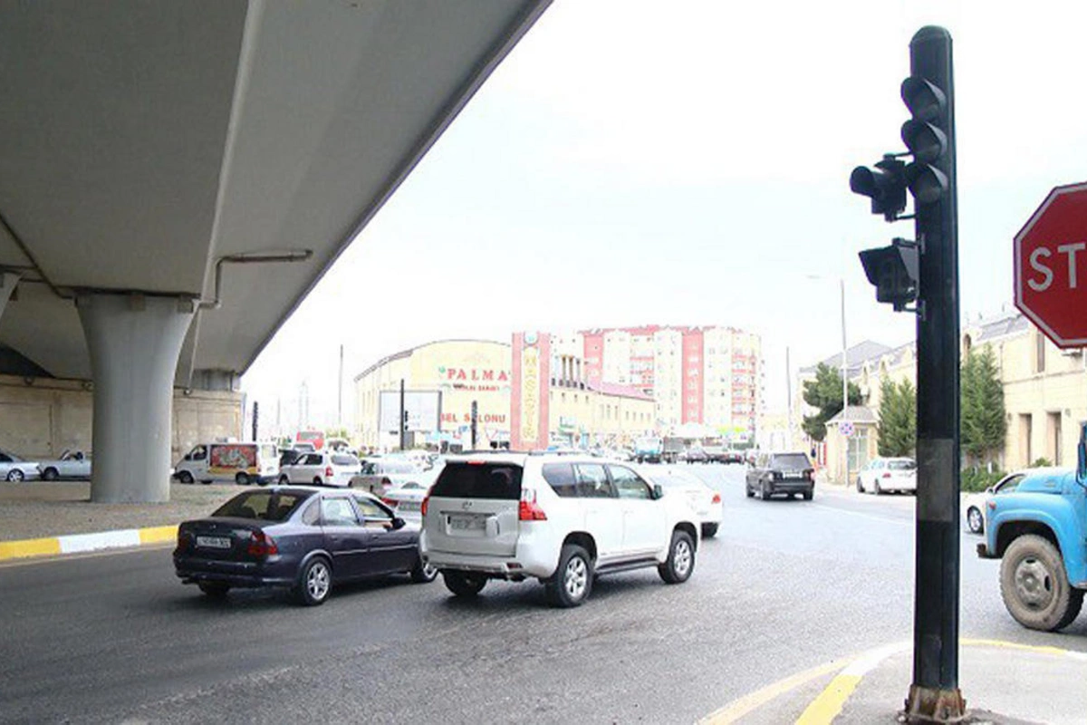 Masazırda yol çöküb