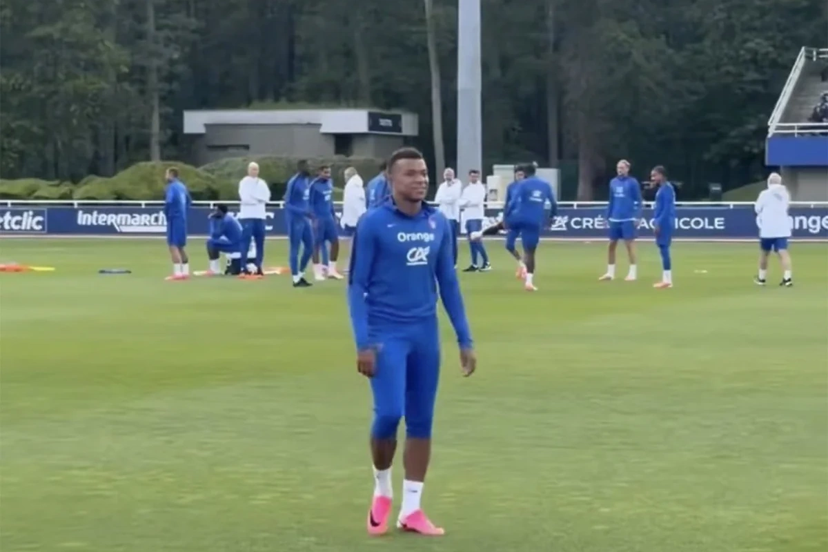 Mbappe zədə səbəbindən Fransa millisinin məşqini tərk edib