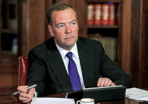 Medvedev:  Bayden Qərblə Rusiya arasında nüvə münaqişəsinə çevrilə biləcək müharibəyə səbəb olub