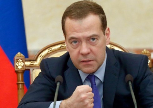 Medvedev Makronun ittihamlarına cavab verdi: 
