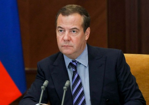 Medvedev: Tramp Ukrayna münaqişəsinə son verə bilər