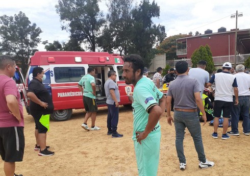 Meksikada futbolçu oyun vaxtı infarktdan ölüb