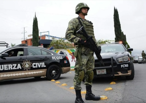 Meksikada silahlı hücum zamanı 6 nəfər ölüb, onlarla insan yaralanıb