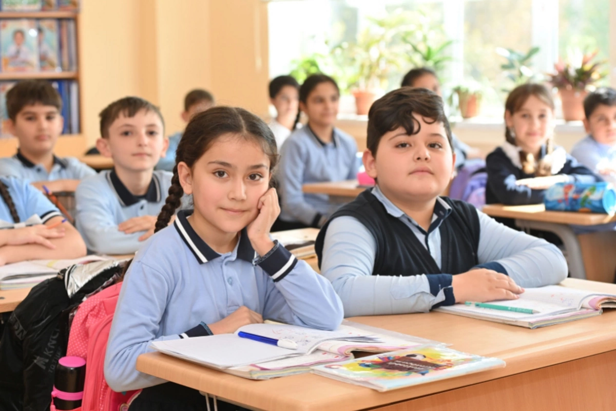 Məktəblərdə geyim formalarına dair monitorinqlər aparılacaq