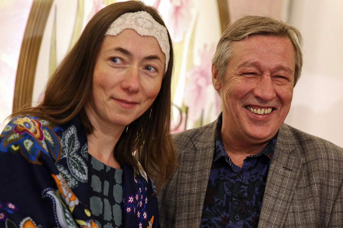 Məşhur aktyor 23 il evli qaldığı 5-ci həyat yoldaşından boşandı