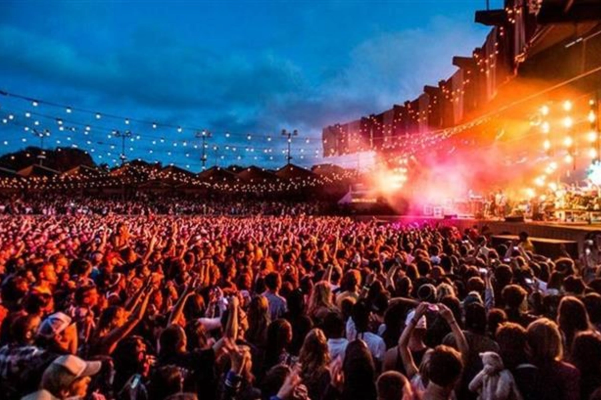 Məşhur müğənninin konsert biletləri satılmadı - Depressiyaya düşdü