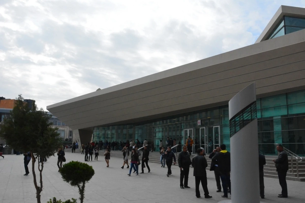 Metrodan istifadə edənlərin DİQQƏTİNƏ! 