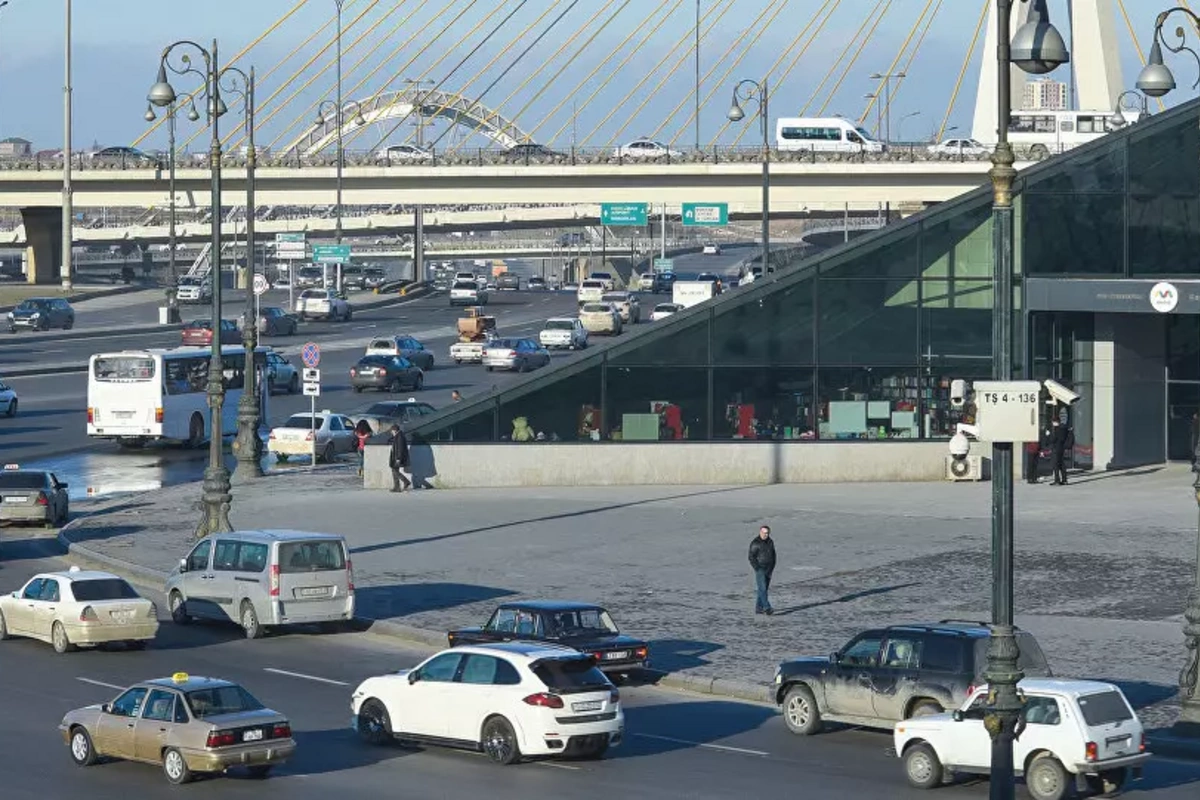 Metronun çıxışında çiyin-çiyinə toqquşduğu şəxsi bıçaqladı, 9 il həbs cəzası aldı