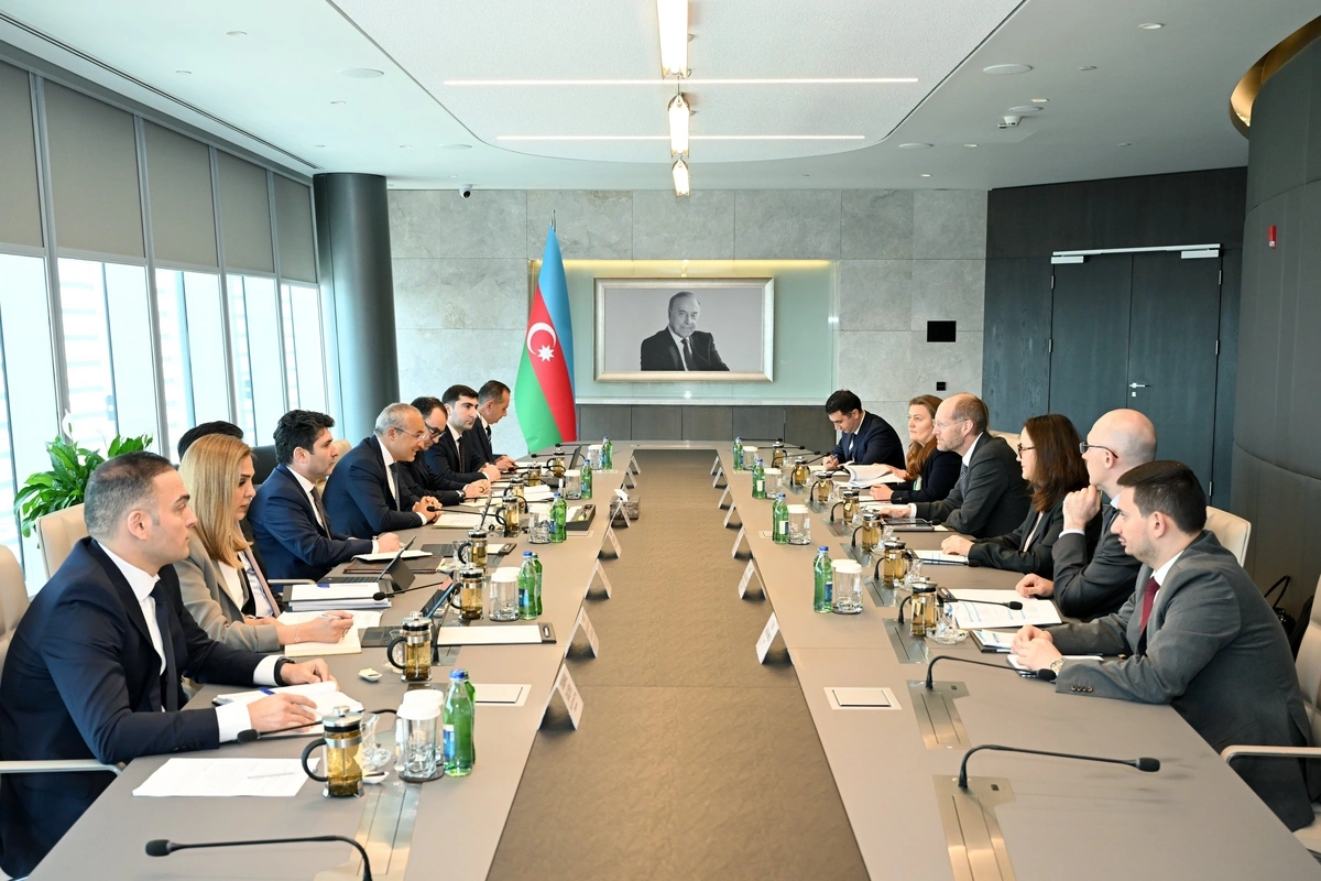 Mikayıl Cabbarov Harri Boyd-Karpenterlə görüşüb