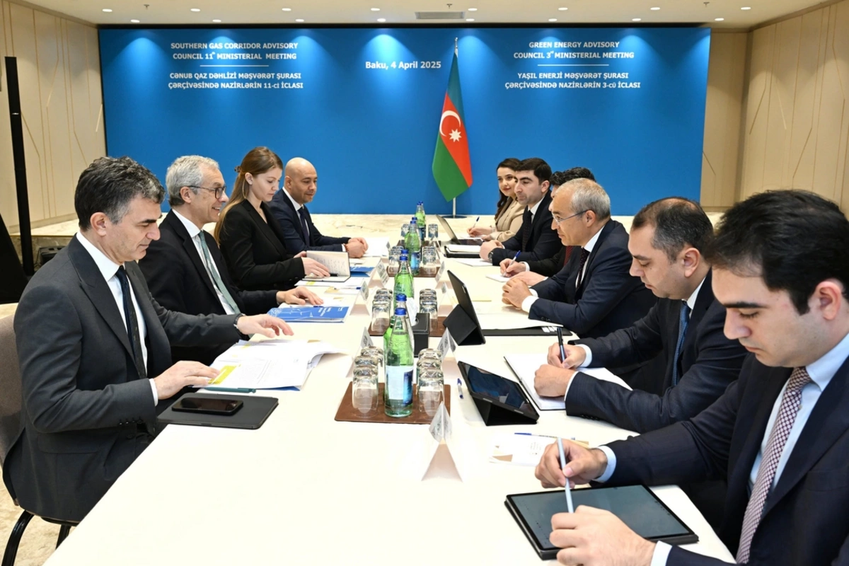 Mikayıl Cabbarov Marko Arçelli ilə görüşüb Mikayıl Cabbarov Marko Arçelli ilə görüşüb