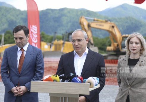 Mikayıl Cabbarov: “Yeni istehsal müəssisəsinin yaradılması bölgənin inkişafına töhfə verəcək” Mikayıl Cabbarov: “Yeni istehsal müəssisəsinin yaradılması bölgənin inkişafına töhfə verəcək”