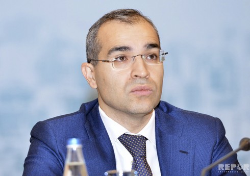 Mikayıl Cabbarov Yevlax Pilot Aqroparkındakı müəssisələrin fəaliyyəti ilə tanış olub