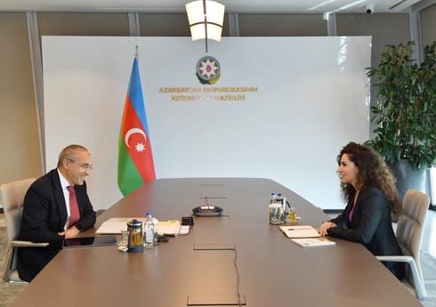 Mikayıl Cabbarov “Yüksəliş” müsabiqəsinin qalibləri ilə görüşüb