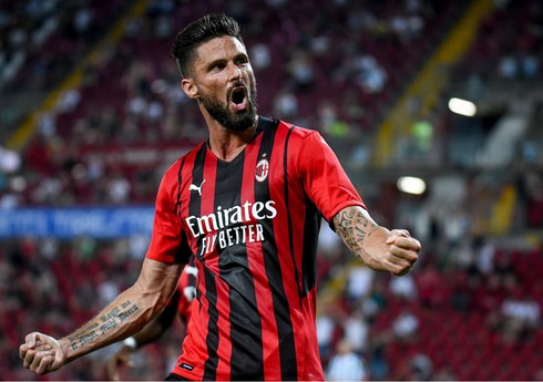 “Milan” hücumçusu ilə yeni müqavilə imzalayıb