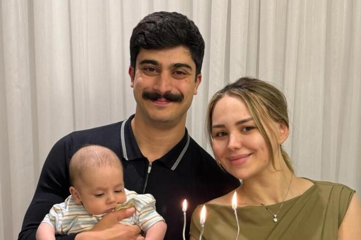 Milli Qəhrəmanın gəlini onun adını daşıyan nəvəsinin fotosunu paylaşdı