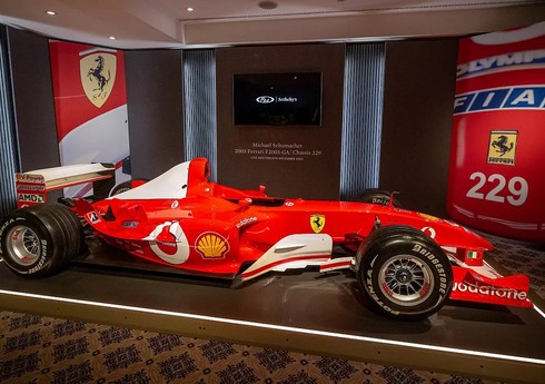 Mixael Şumaxerin bolidi rekord qiymətə satılıb