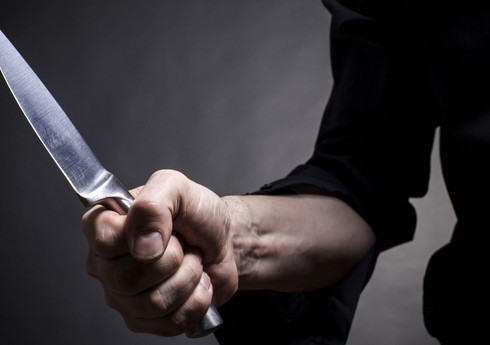 Şəmkirdə 33 yaşlı kişi bıçaqlanıb Şəmkirdə 33 yaşlı kişi bıçaqlanıb