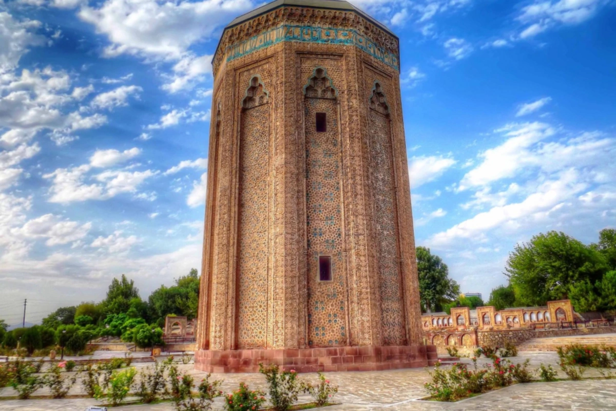 Möminə xatun türbəsinin bərpasına 10 milyona yaxın pul ayrıldı Möminə xatun türbəsinin bərpasına 10 milyona yaxın pul ayrıldı