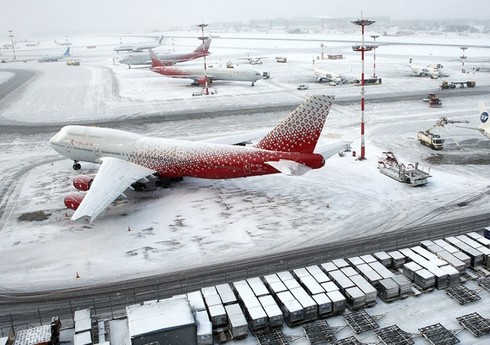 Moskva aeroportlarında 70-dən çox reys gecikib və ya təxirə salınıb Moskva aeroportlarında 70-dən çox reys gecikib və ya təxirə salınıb
