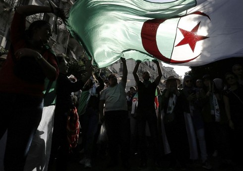 Müstəmləkə cinayətlərinə rəğmən müstəqillik əzmini itirməyən Əlcəzair - TƏHLİL