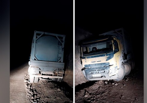 Murov aşırımında yük avtomobili aşıb, xəsarət alan var