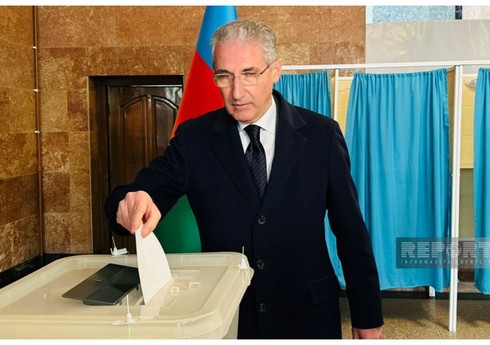 Muxtar Babayev səs verib