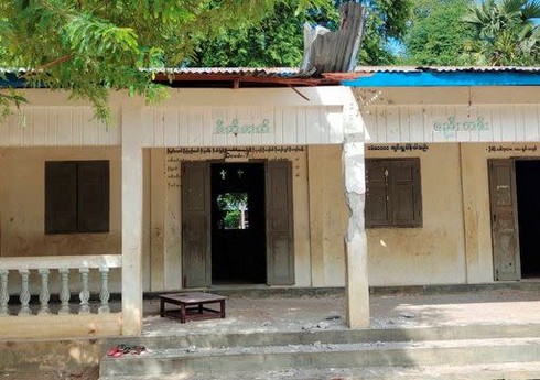 Myanmada hərbçilər helikopterdən məktəbə atəş açıb, 6 nəfər ölüb, 17 nəfər yaralanıb