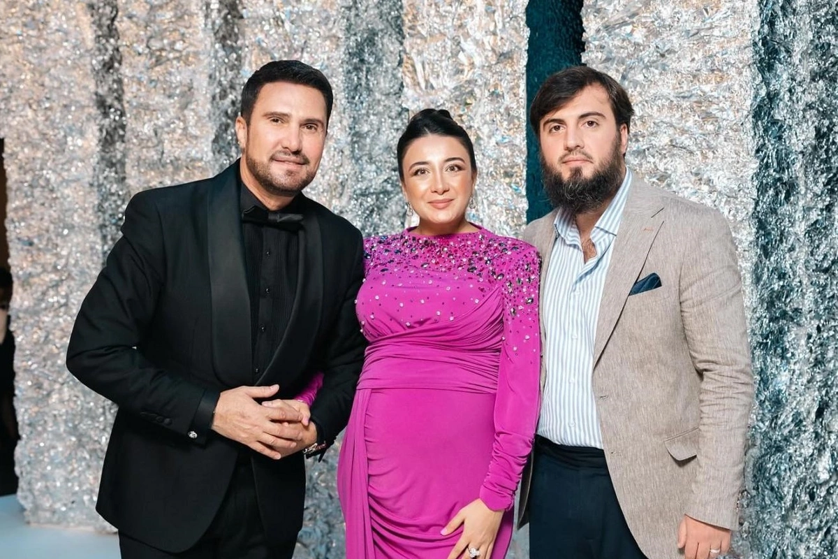 Nadir Qafarzadə ailə fotolarını paylaşdı