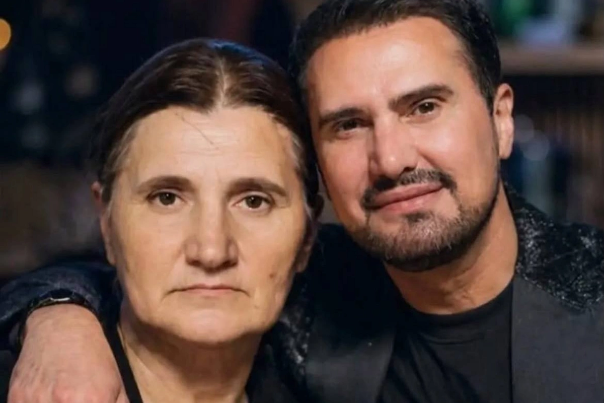 Nadir Qafarzadədən anası ilə bağlı təsirli paylaşım