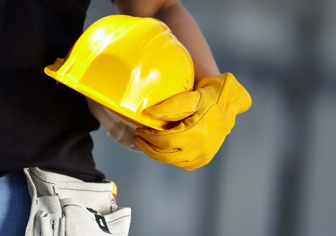 Nardaranda qum karxanasında kranla beton lövhə arasında qalan kişi ölüb