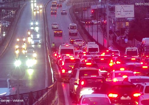 Nasaz avtomobil “Koroğlu” stansiyası istiqamətində sıxlığa səbəb olub