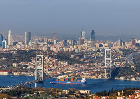 Nasaz gəmiyə görə bağlanan İstanbul boğazında hərəkət bərpa edilib