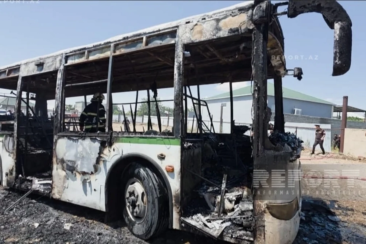 Naxçıvanda avtobus yanıb Naxçıvanda avtobus yanıb