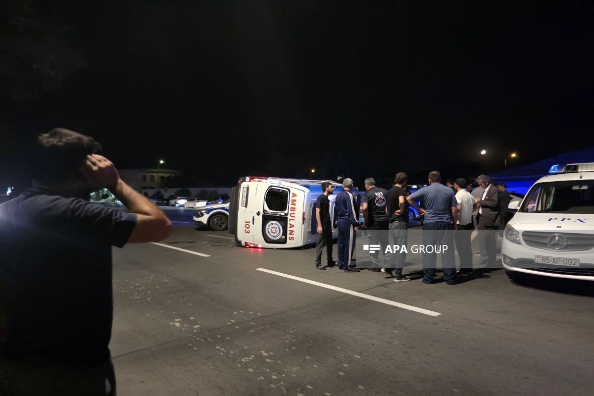 Naxçıvanda təcili tibbi yardım avtomobili aşıb, xəsarət alanlar var Naxçıvanda təcili tibbi yardım avtomobili aşıb, xəsarət alanlar var