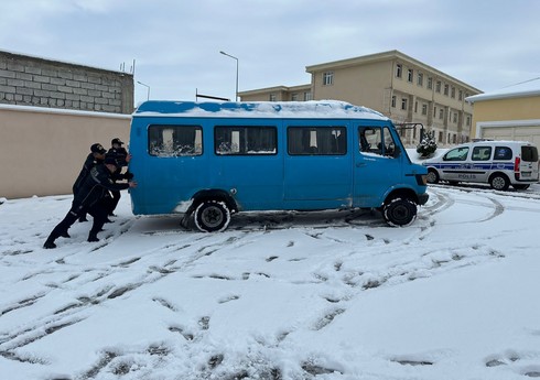 Naxçıvan Dövlət Yol Polisi qarlı hava şəraiti ilə əlaqədar sürücülərə müraciət edib
