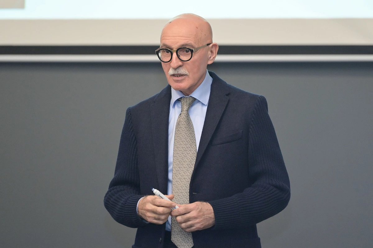 Nazir müavini: Süni intellekt dövründə dil müxtəlif təzyiq və təhlükələrlə üz-üzədir