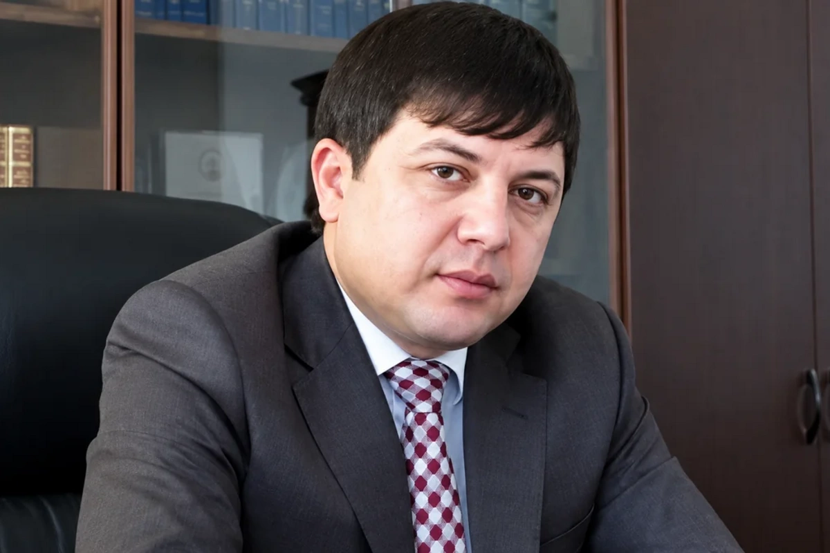 Nazir müavininin əmisioğluna hökm oxundu - YARIMÇIQ QALAN DƏLƏDUZLUQ