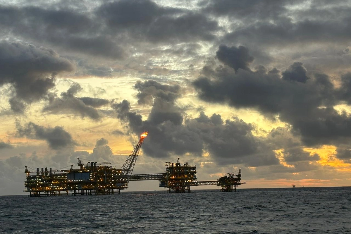 Neft bahalaşır: Azərbaycanın valyuta gəlirləri artır