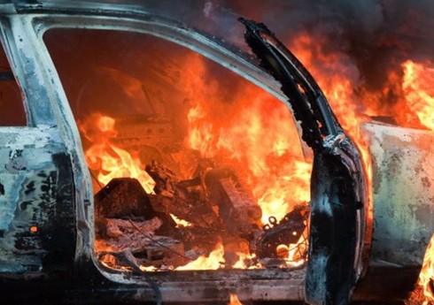 Neftçalada avtomobil yanıb